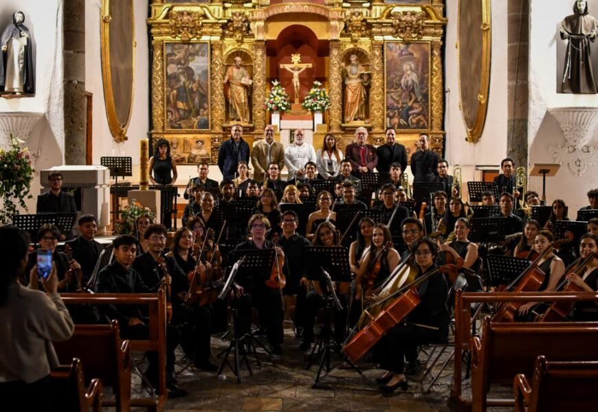 Orquesta Universitaria La Salle conquista la Catedral de Tlaxcala Orquesta Universitaria La Salle conquista la Catedral de Tlaxcala