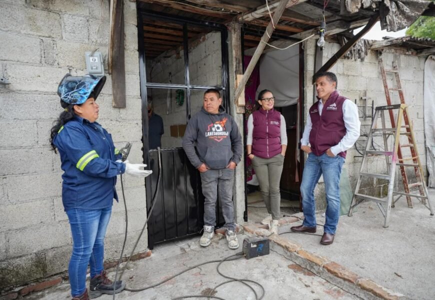 Familias reciben mejoras en hogar y sillas de ruedas mediante gestión municipal y estatal