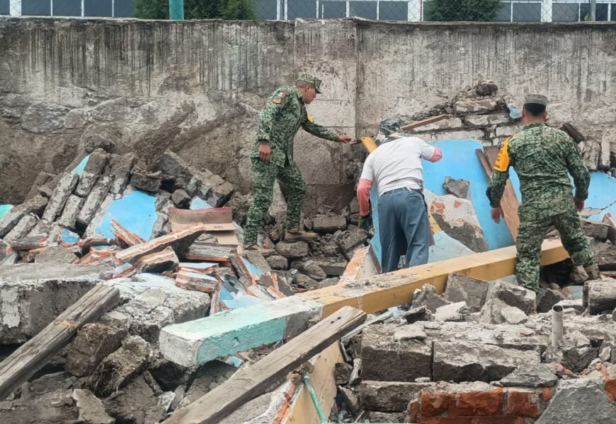 Autoridades atienden incidente registrado en el municipio de Apizaco tras fuerte lluvia