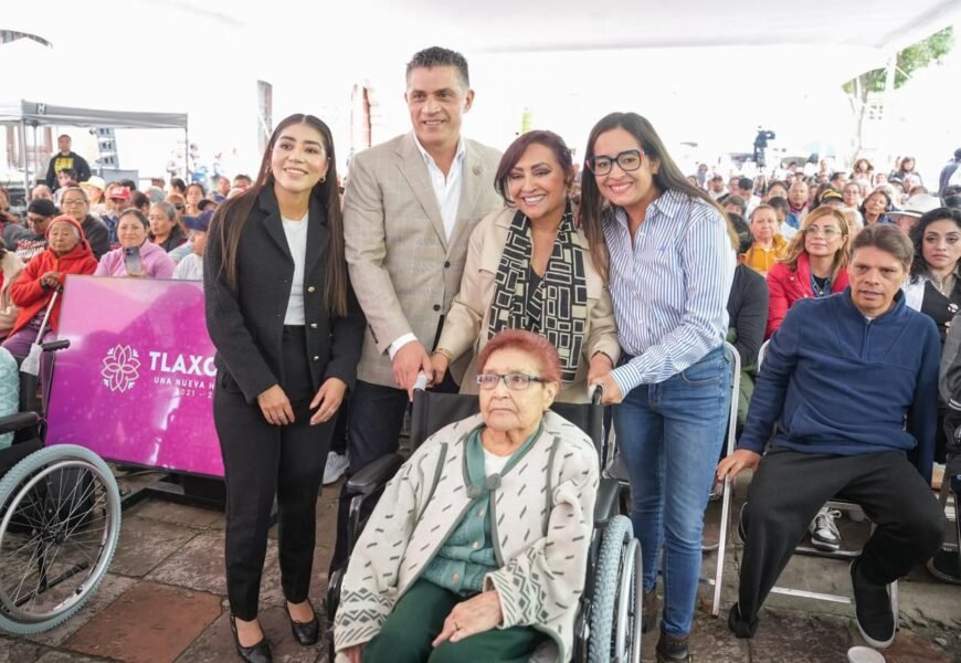 Entrega de sillas de ruedas beneficia a familias de Tlaxcala