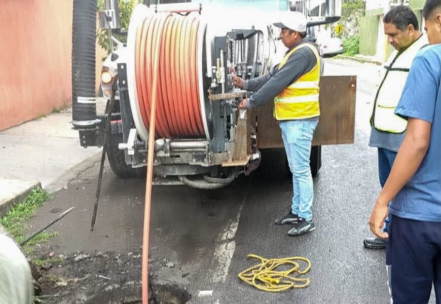 Refuerza Ayuntamiento de Tlaxcala acciones preventivas en la calle Zaragoza en Acuitlapilco