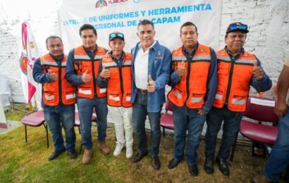 Entrega de uniformes a trabajadores de CAPAMA fortalece servicios públicos