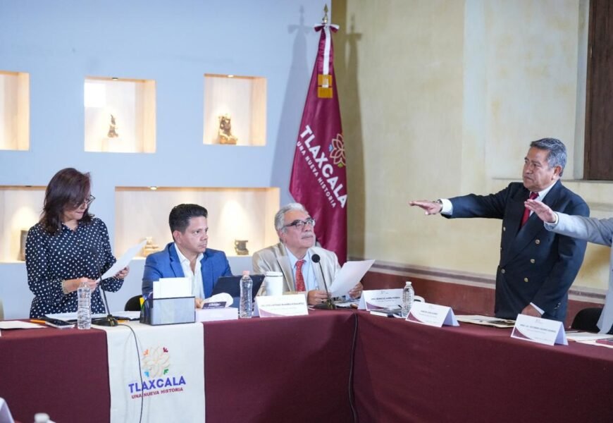 Carlos López Suárez rindió protesta como integrante del Consanfran
