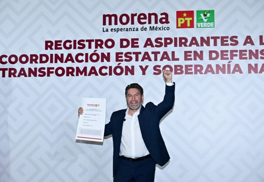 Ray Vázquez formaliza su registro como aspirante de Morena en Tlaxcala
