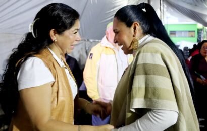 Ana Lilia Rivera convoca a formar ejércitos ciudadanos para fortalecer la organización social