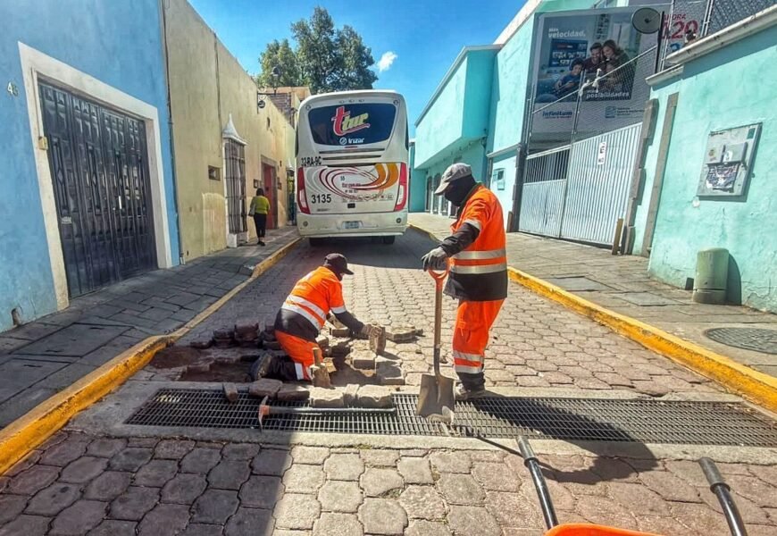 Renivelación de adoquines fortalece la seguridad vial y mejora el tránsito en el centro de Tlaxcala