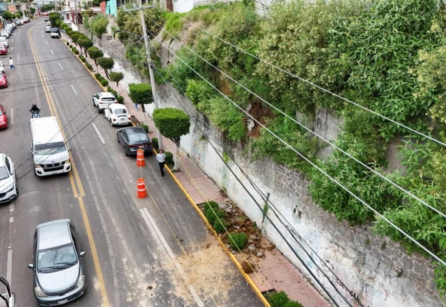 Protección Civil de Tlaxcala atiende reporte por desprendimiento de revestimiento en la colonia San Isidro