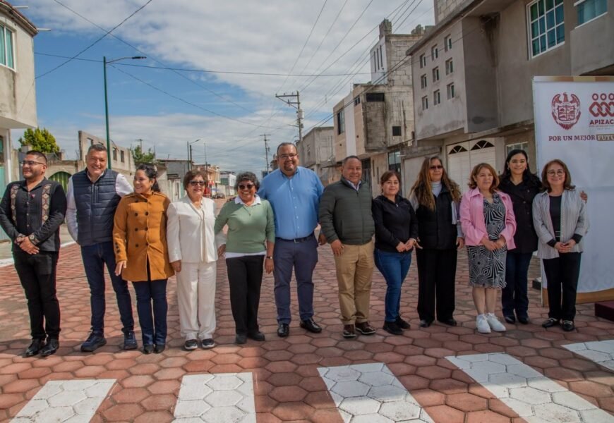 Pavimentación con adoquín en Loma Florida mejora movilidad