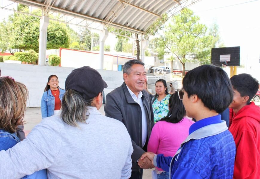 Ayuntamiento de Tlaxcala fortalece educación con la entrega de equipo tecnológico Ayuntamiento de Tlaxcala fortalece educación con la entrega de equipo tecnológico
