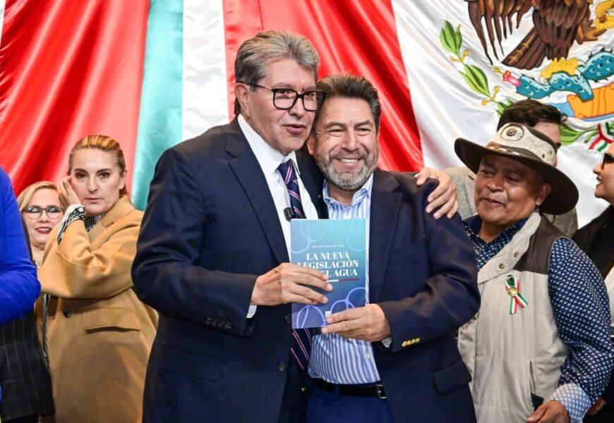 Raymundo Vázquez asiste a presentación del libro o sobre la nueva legislación del agua