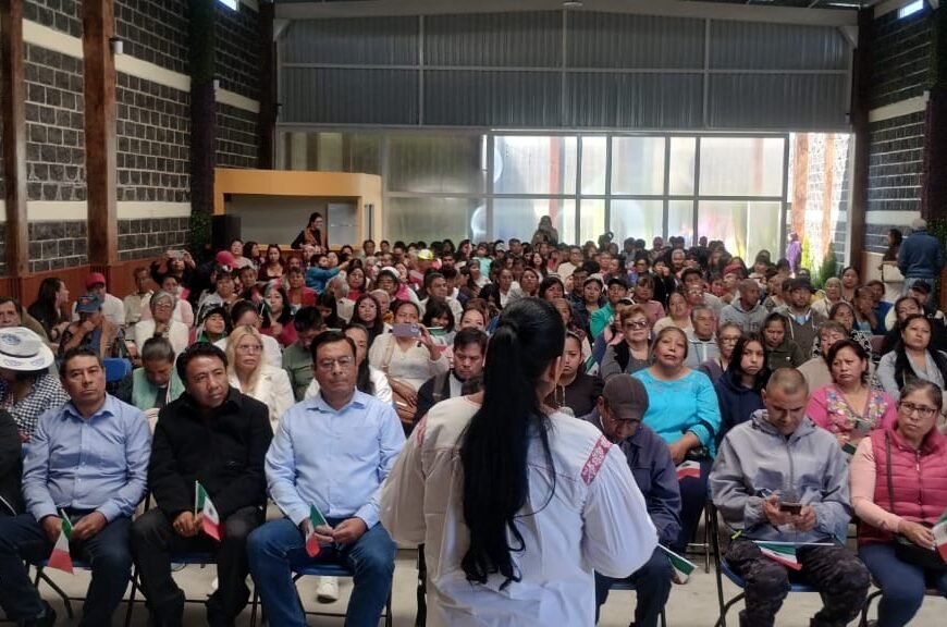 Ana Lilia Rivera recibió el respaldo ciudadano en Mazatecochco y Chiautempan