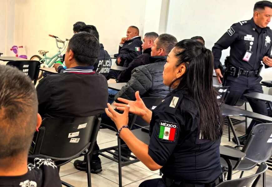 Policías de la capital reciben capacitación para mejorar la atención ciudadana