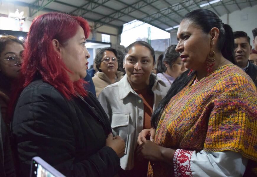El futuro del país depende de un pueblo informado: Ana Lilia Rivera
