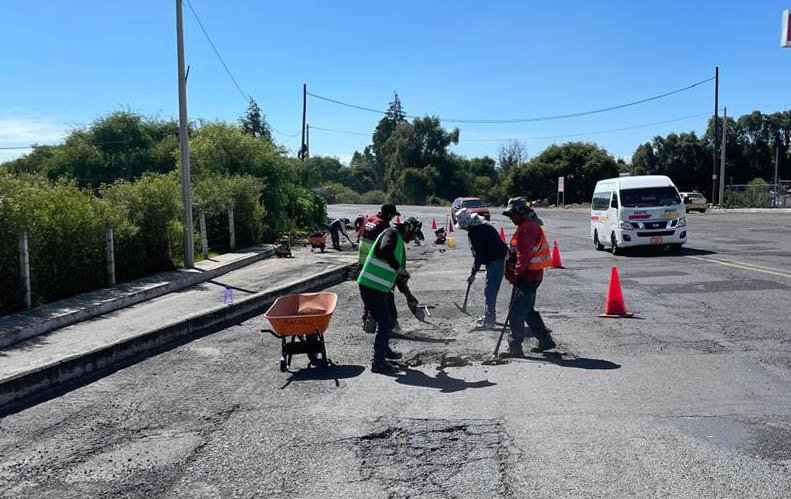 Programa Permanente de Bacheo continúa en la salida a la carretera Apizaco–Huamantla