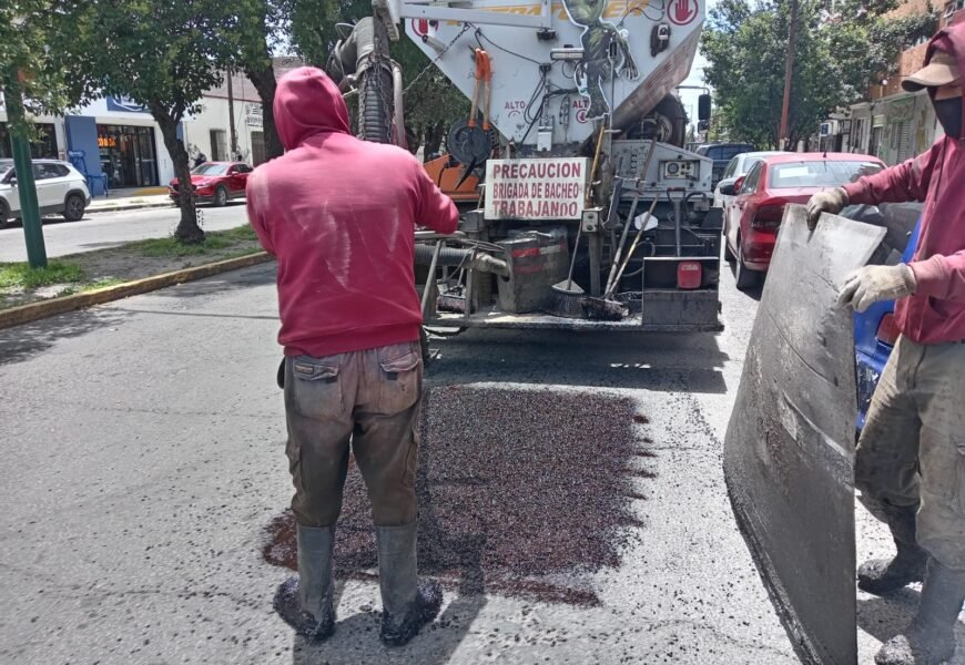 Bacheo en Apizaco avanza sobre el Boulevard Emilio Sánchez Piedras