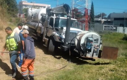 Camión Váctor realizó trabajos de desazolve en el Cobat Plantel 01