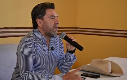 Ariadna Montiel obtiene el respaldo del diputado federal con licencia Ray Vázquez Conchas