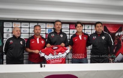 Presentan a Arturo Ortega como nuevo director técnico de Coyotes Tlaxcala