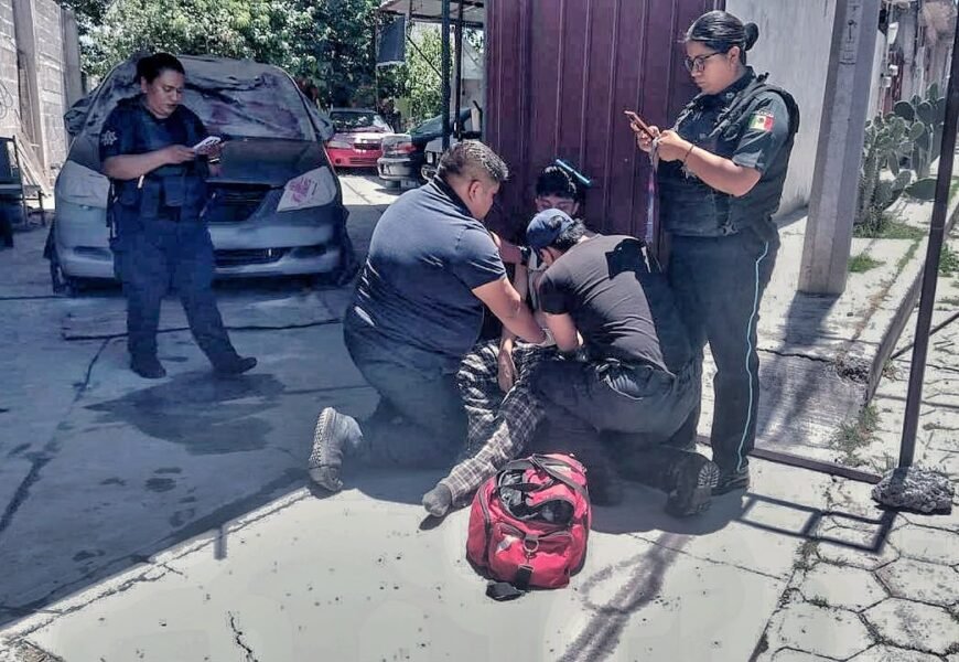 Policía municipal atiende a adolescente lesionado en La Loma Xicohténcatl Policía municipal atiende a adolescente lesionado en La Loma Xicohténcatl