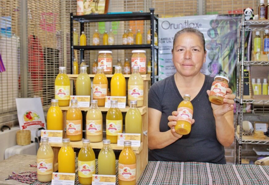 Guarda Frutz acerca productos artesanales elaborados con frutas frescas a visitantes Guarda Frutz acerca productos artesanales elaborados con frutas frescas a visitantes
