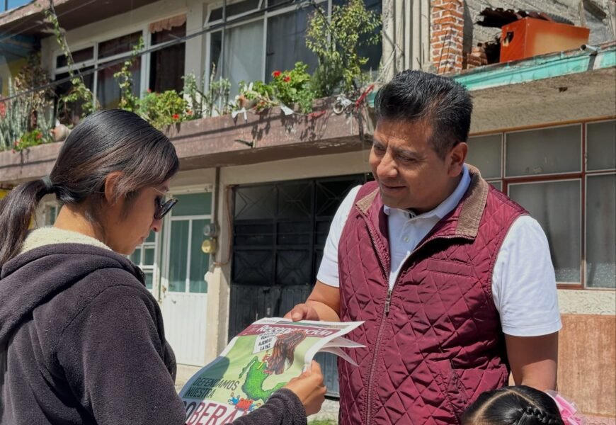Carlos Augusto Pérez visitó a familias y escuchó inquietudes en Panotla