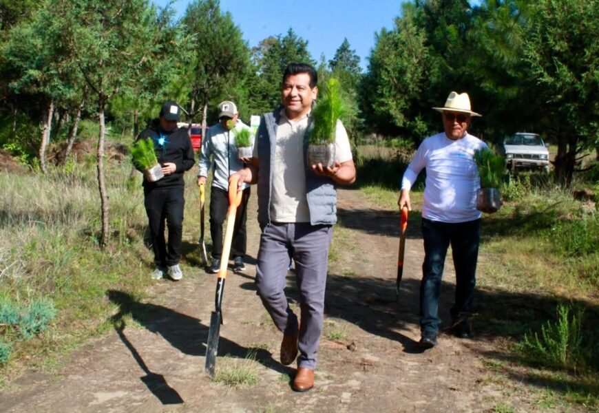 Carlos Augusto propone construir una política ambiental permanente en Tlaxcala Carlos Augusto propone construir una política ambiental permanente en Tlaxcala
