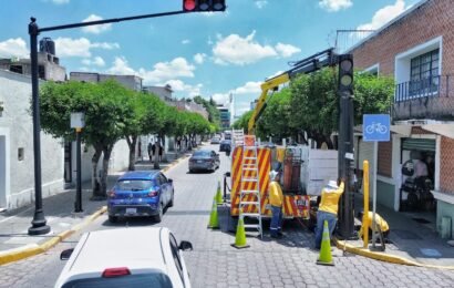 Modernizan semáforos en avenida Juárez en la capital de Tlaxcala