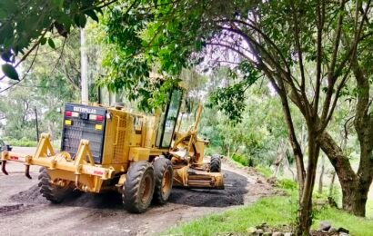 Brigadas Más territorio, mejoran vialidad en San Esteban Tizatlán