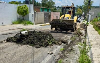 Ayuntamiento de Tlaxcala realiza Desazolve en avenida Politécnico Nacional