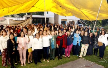 Ana Lilia Rivera respalda a Claudia Sheinbaum Ana Lilia Rivera respalda a Claudia Sheinbaum