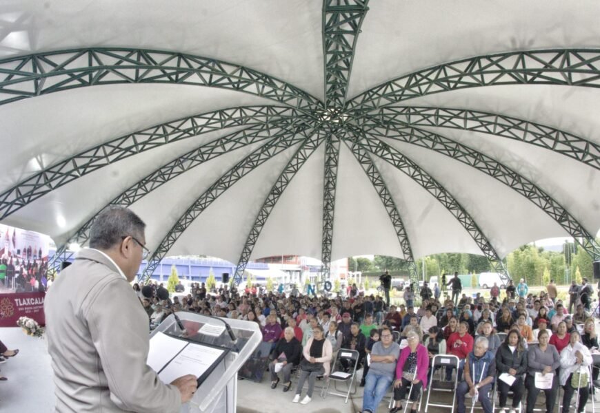 Carlos López destacó la entrega de lavadoras gratuitas para 63 familias de Tlaxcala