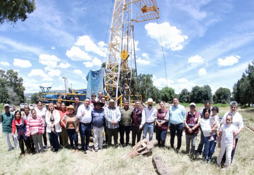 Pozo de agua en Tepehitec comenzó con la colocación de la primera piedra