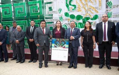 Javier Rivera encabezó la colocación de los Bandos Solemnes