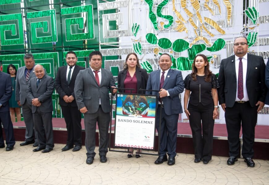 Javier Rivera encabezó la colocación de los Bandos Solemnes