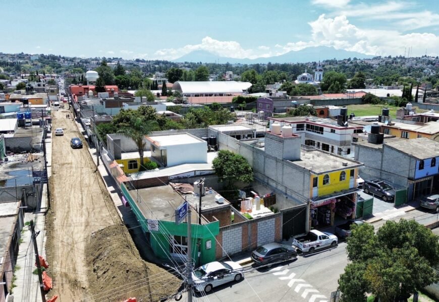 Rehabilitación vial en Santa María Ixtulco avanza