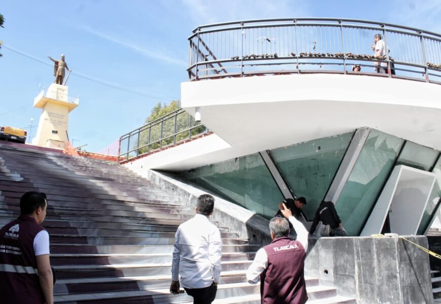 Alcalde de Tlaxcala supervisa Rehabilitación de las Escalinatas