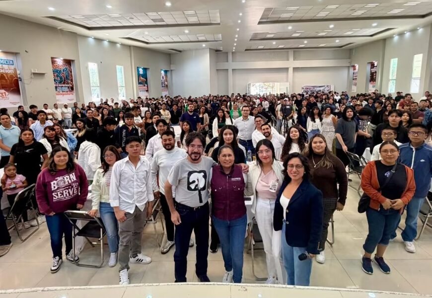 Ana Lilia Rivera impulsa formación de jóvenes