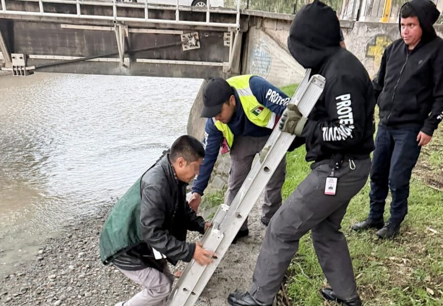 Protección Civil de Tlaxcala rescatan a persona caída en el Rio Zahuapan Protección Civil de Tlaxcala rescatan a persona caída en el Rio Zahuapan