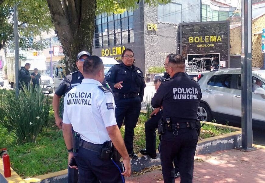 Incendio en comercio de Tlaxcala moviliza a cuerpos de emergencia Incendio en comercio de Tlaxcala moviliza a cuerpos de emergencia