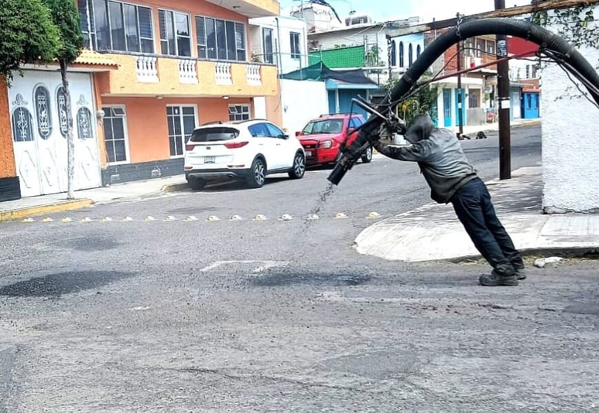 Bacheo en Tlaxcala mejora calles de la colonia Adolfo López Mateos