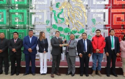 Alcalde de Apizaco entrega 11 unidades de Seguridad Publica