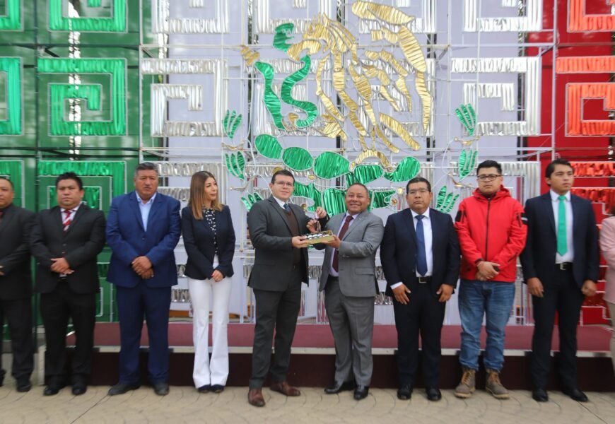 Alcalde de Apizaco entrega 11 unidades de Seguridad Publica