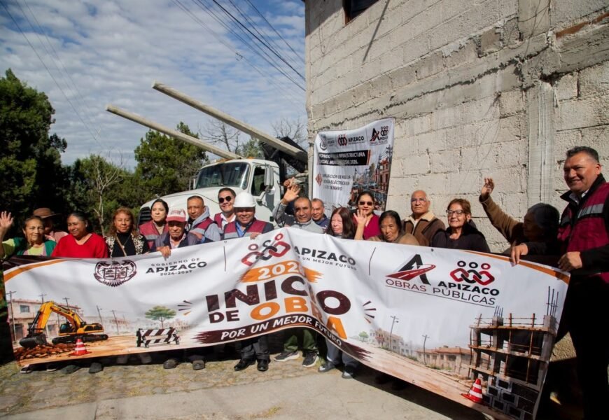 Javier Rivera inició obras de pavimentación y electrificación en Santa Anita Huiloac y San Isidro Javier Rivera inició obras de pavimentación y electrificación en Santa Anita Huiloac y San Isidro