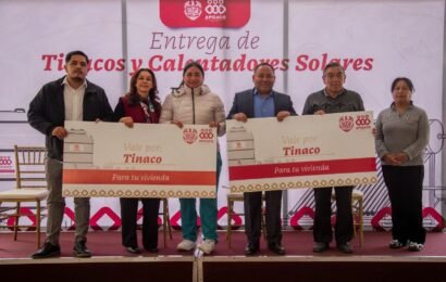 Javier Rivera Bonilla realizó la entrega de tinacos y calentadores en beneficio de 200 familias apizaquenses