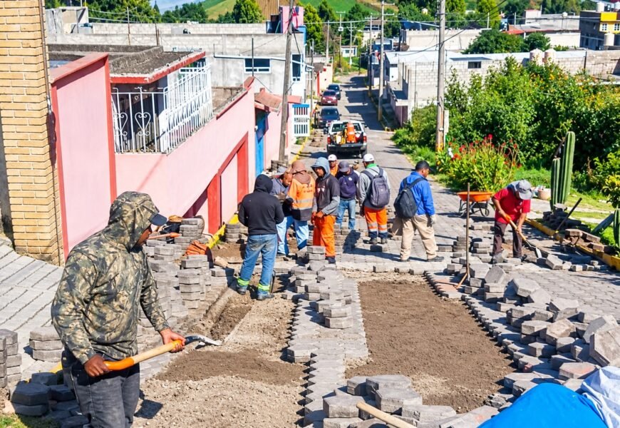 Ayuntamiento de Tlaxcala realiza rehabilitación de adoquín en  Cuauhtelulpan