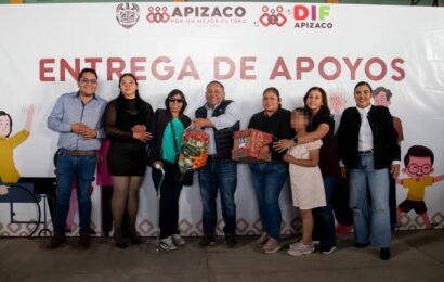 Ayuntamiento de Apizaco entrega apoyos a 180 familias