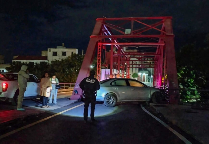 Atiende policía municipal Accidente en Puente Rojo de Tlaxcala Atiende policía municipal Accidente en Puente Rojo de Tlaxcala