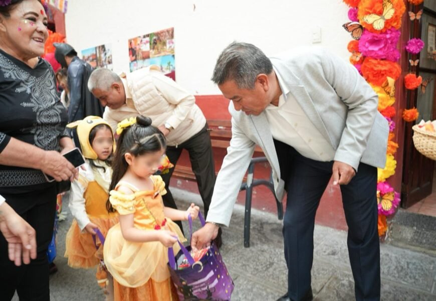 Jardín de niños piden Calaverita en Ayuntamiento de Tlaxcala