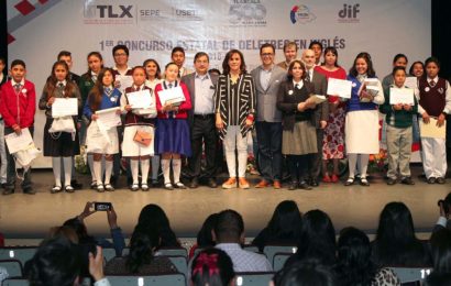 Encabeza Sandra Chávez premiación del Primer Concurso Estatal de Deletreo en Inglés