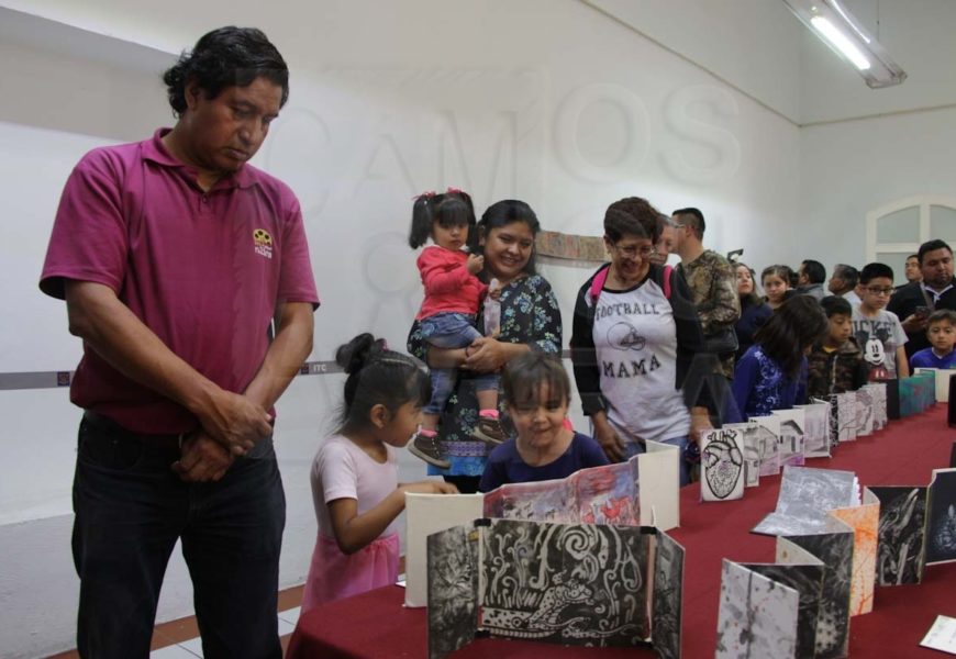 Inauguran la exposición Libros Visuales en Chiautempan